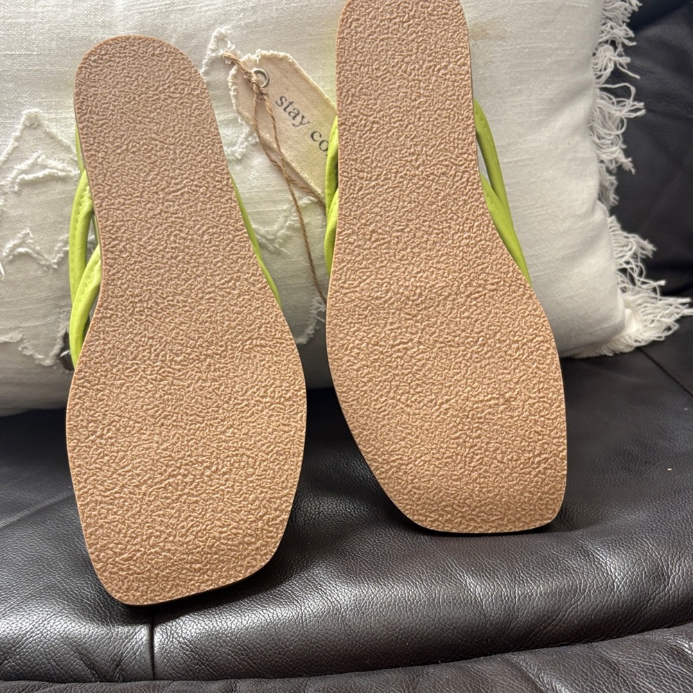 Bernardo Women’s Citron Leather Sandals SZ 10M - Picture 3 of 3